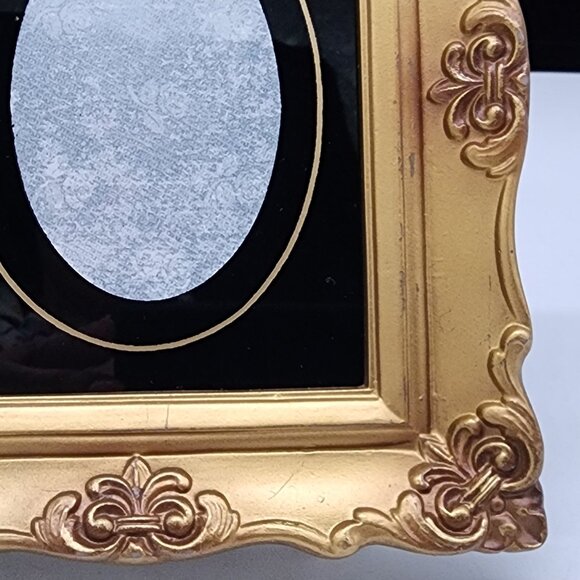 Vintage Ornate Plastic Picture Frame With Oval Reverse Painted Glass USA 3.5x4.5 - Picture 4 of 12